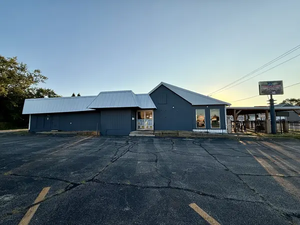 616 W Van Buren ST, Clinton, IL 61727