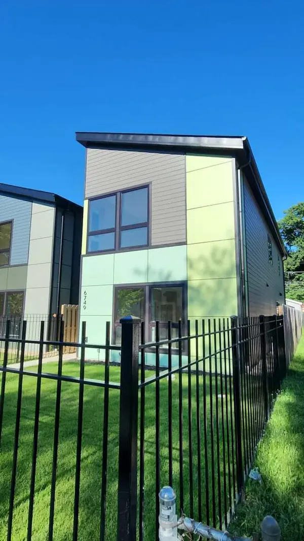 6749 S Langley AVE #A, Chicago, IL 60637
