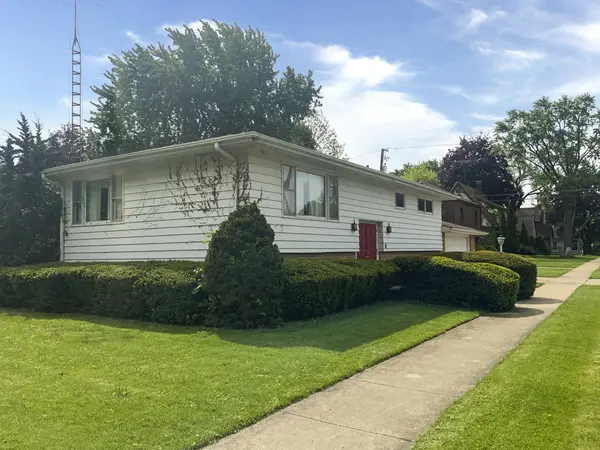 747 Palace ST, Aurora, IL 60506
