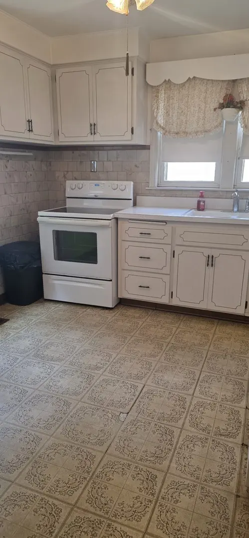 7224 W 39th ST, Lyons, IL 60534
