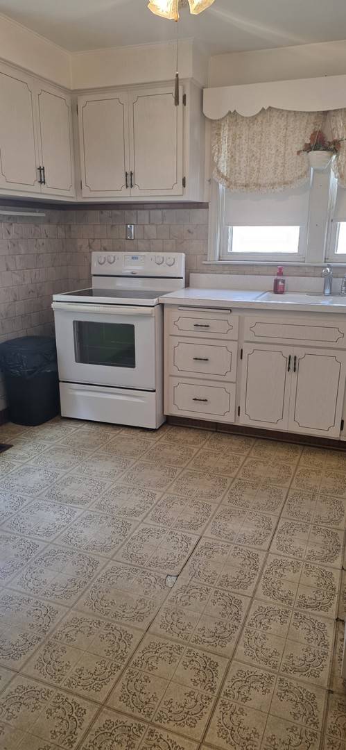 7224 W 39th ST, Lyons, IL 60534