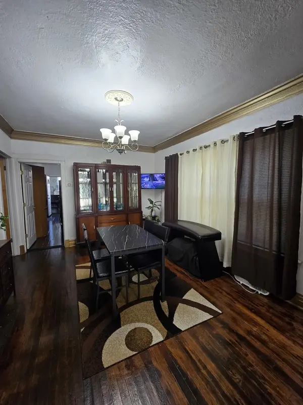 6515 S Mozart ST, Chicago, IL 60629