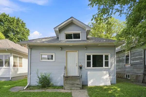 3337 7 1/2 AVE, Rock Island, IL 61201