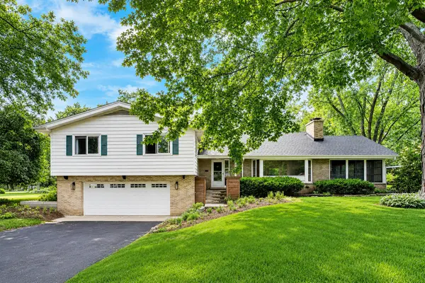 2288 S Westwood LN, Palatine, IL 60067