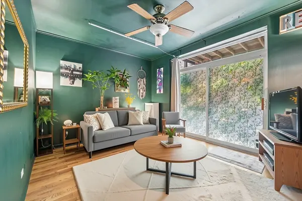 715 W Barry AVE #5B, Chicago, IL 60657