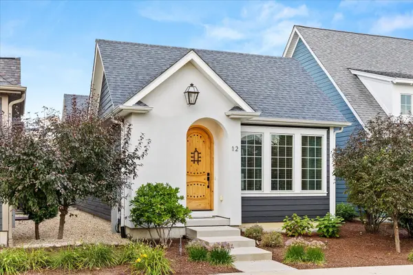 12 Port PL, Ottawa, IL 61350