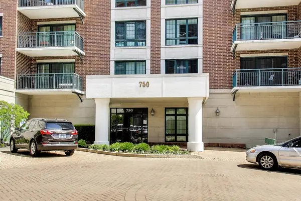 750 Pearson ST #311, Des Plaines, IL 60016