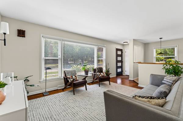 1050 Cedar ST, Park Ridge, IL 60068