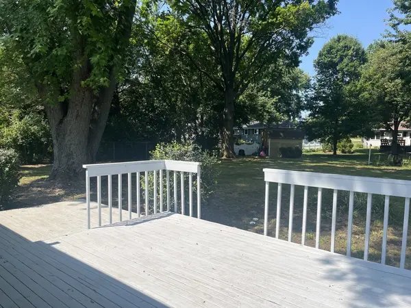 7S410 Midfield DR, Aurora, IL 60506