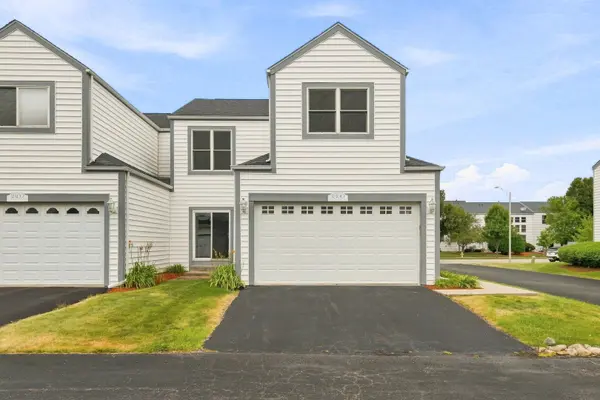 1800 Waters Edge DR, Minooka, IL 60447