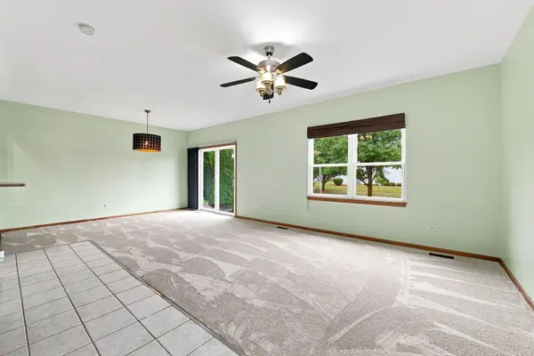1800 Waters Edge DR, Minooka, IL 60447