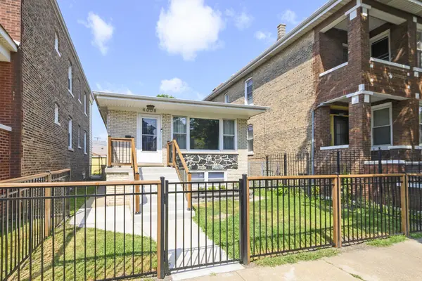 4008 S Albany AVE, Chicago, IL 60632