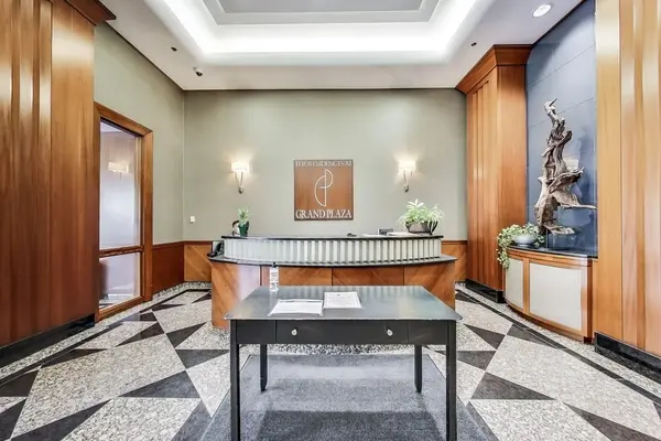 545 N Dearborn ST #W1703, Chicago, IL 60654