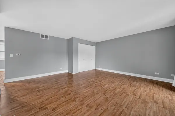 5024 N Austin AVE #2E, Chicago, IL 60630
