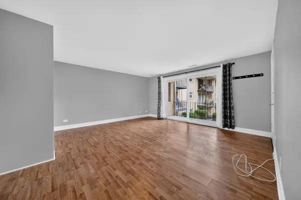 5024 N Austin AVE #2E, Chicago, IL 60630