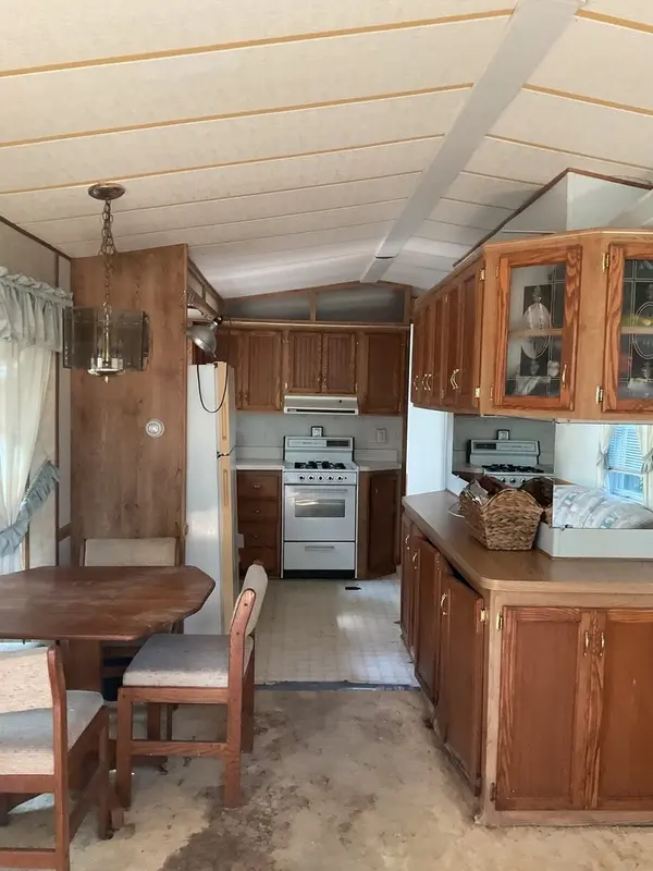 184 Windward, Lakemoor, IL 60051