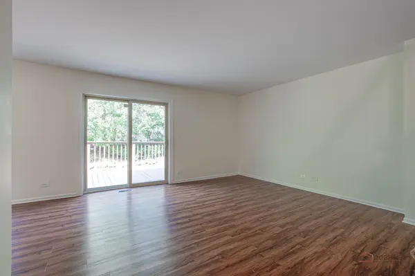 302 E Forest Knoll DR, Palatine, IL 60074