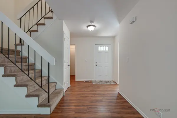302 E Forest Knoll DR, Palatine, IL 60074