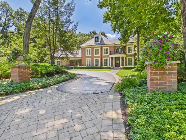 575 Stable LN, Lake Forest, IL 60045