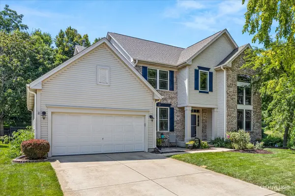 3825 Deville LN, St. Charles, IL 60175