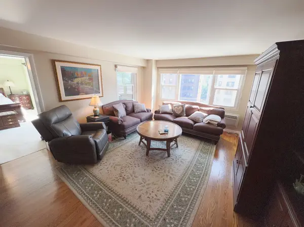 2909 N Sheridan RD #602, Chicago, IL 60657