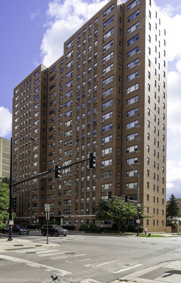 2909 N Sheridan RD #602, Chicago, IL 60657