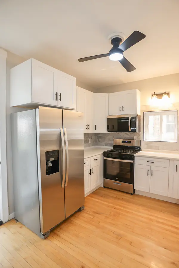 5338 W Montrose AVE #2, Chicago, IL 60641