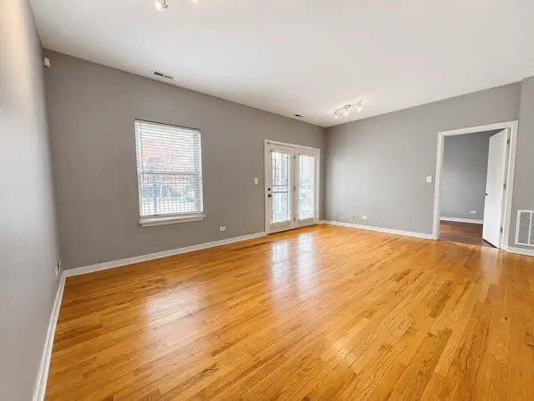 803 E 41ST ST #1B, Chicago, IL 60653