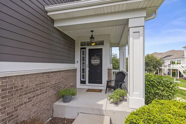 3S644 Breme DR, Warrenville, IL 60555