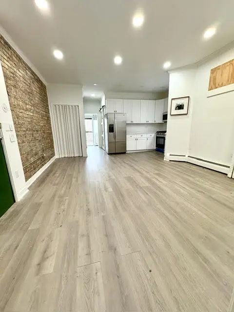 919 W Irving Park RD #3F, Chicago, IL 60613
