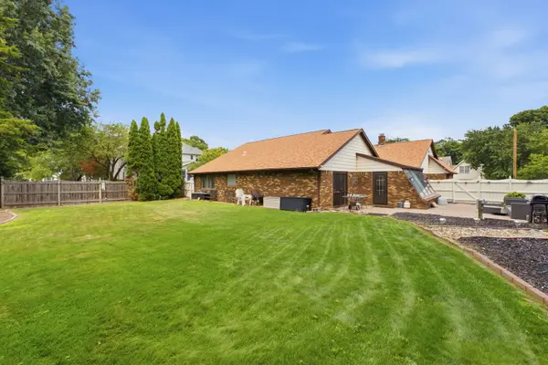 3707 77th Street CT, Moline, IL 61265