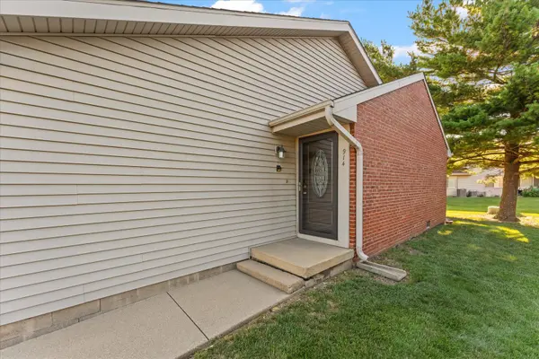 914 Kara DR #914, Champaign, IL 61822