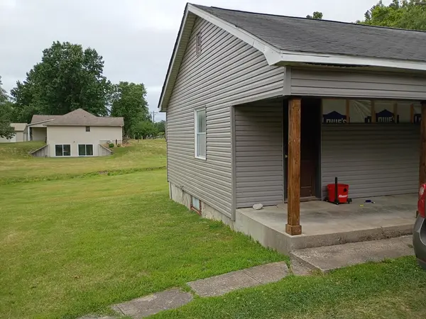 313 E Vermont ST, Carterville, IL 62918