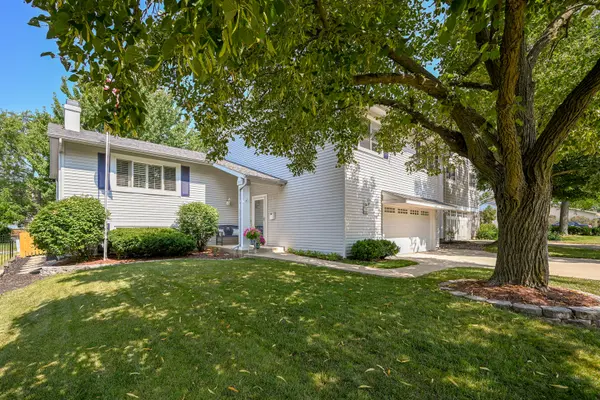 6930 Blue Flag AVE, Woodridge, IL 60517
