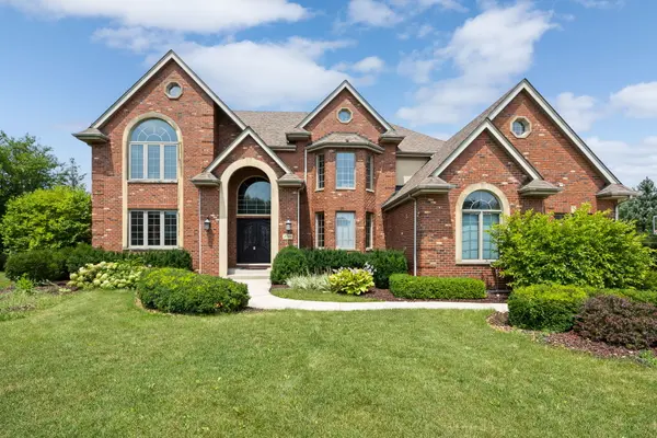 21588 Williamsburg CT, Frankfort, IL 60423