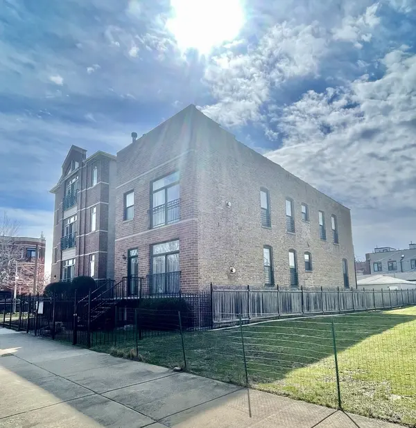 469 E Bowen AVE #1, Chicago, IL 60653