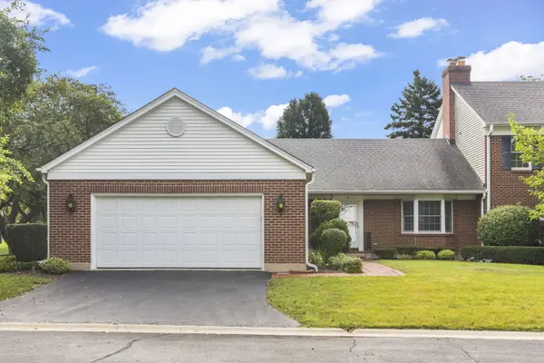 7 Douglas DR, Sugar Grove, IL 60554