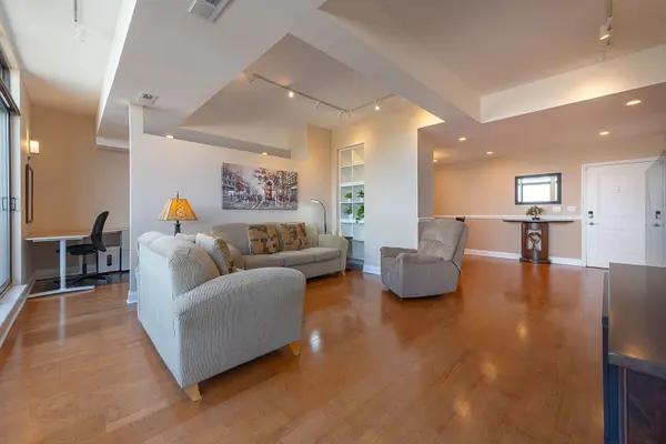 2272 S Archer AVE #8E, Chicago, IL 60616