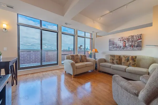 2272 S Archer AVE #8E, Chicago, IL 60616