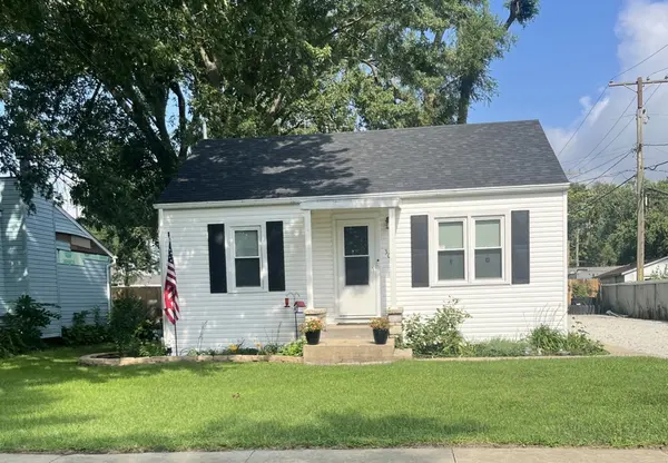 304 N Lowe RD, Aroma Park, IL 60910