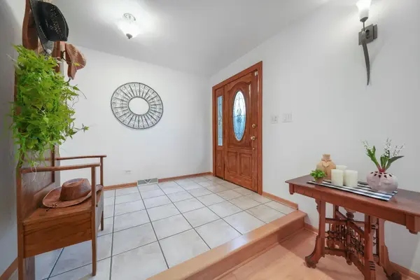 5N625 Santa Fe TRL, Bloomingdale, IL 60108