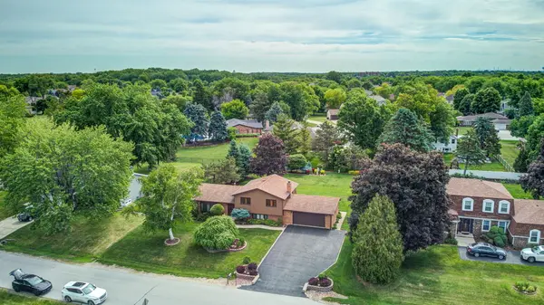 5N625 Santa Fe TRL, Bloomingdale, IL 60108