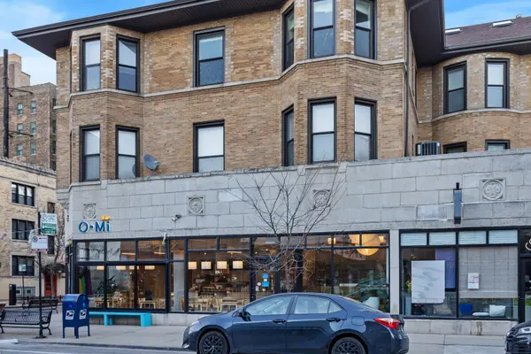 3135 N Broadway ST, Chicago, IL 60657
