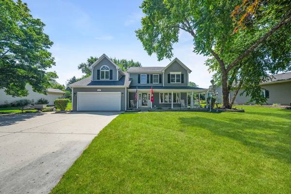 565 Liberty AVE, South Elgin, IL 60177