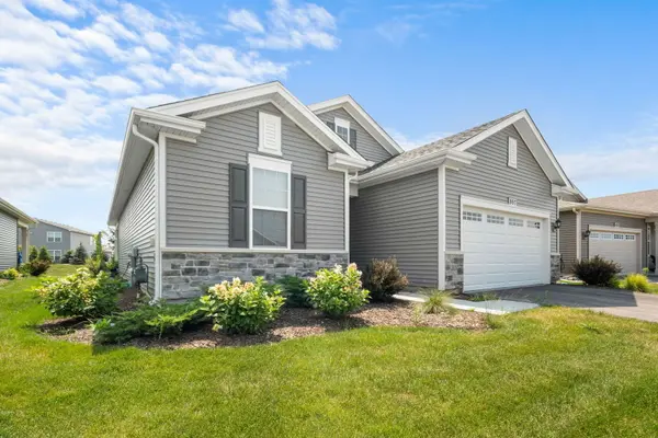 897 Plateau DR, Pingree Grove, IL 60140