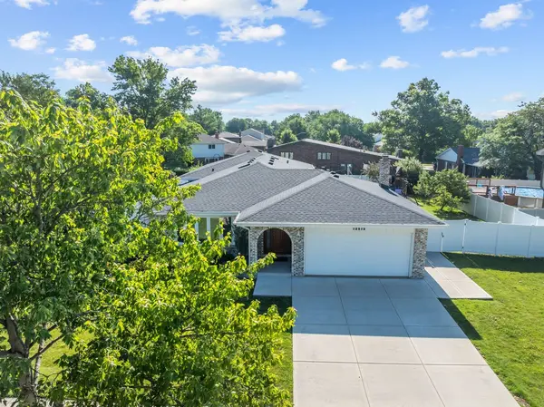 13513 S 84th AVE, Orland Park, IL 60462