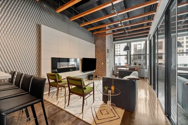 20 N State ST #409, Chicago, IL 60602