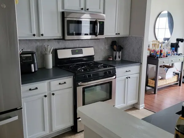 533 N Red Deer RD, Round Lake, IL 60073