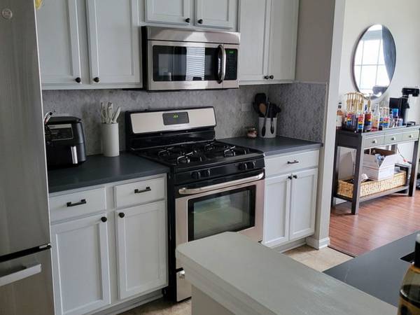 533 N Red Deer RD, Round Lake, IL 60073