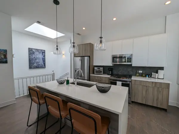 2120 W Belmont AVE #3F, Chicago, IL 60618